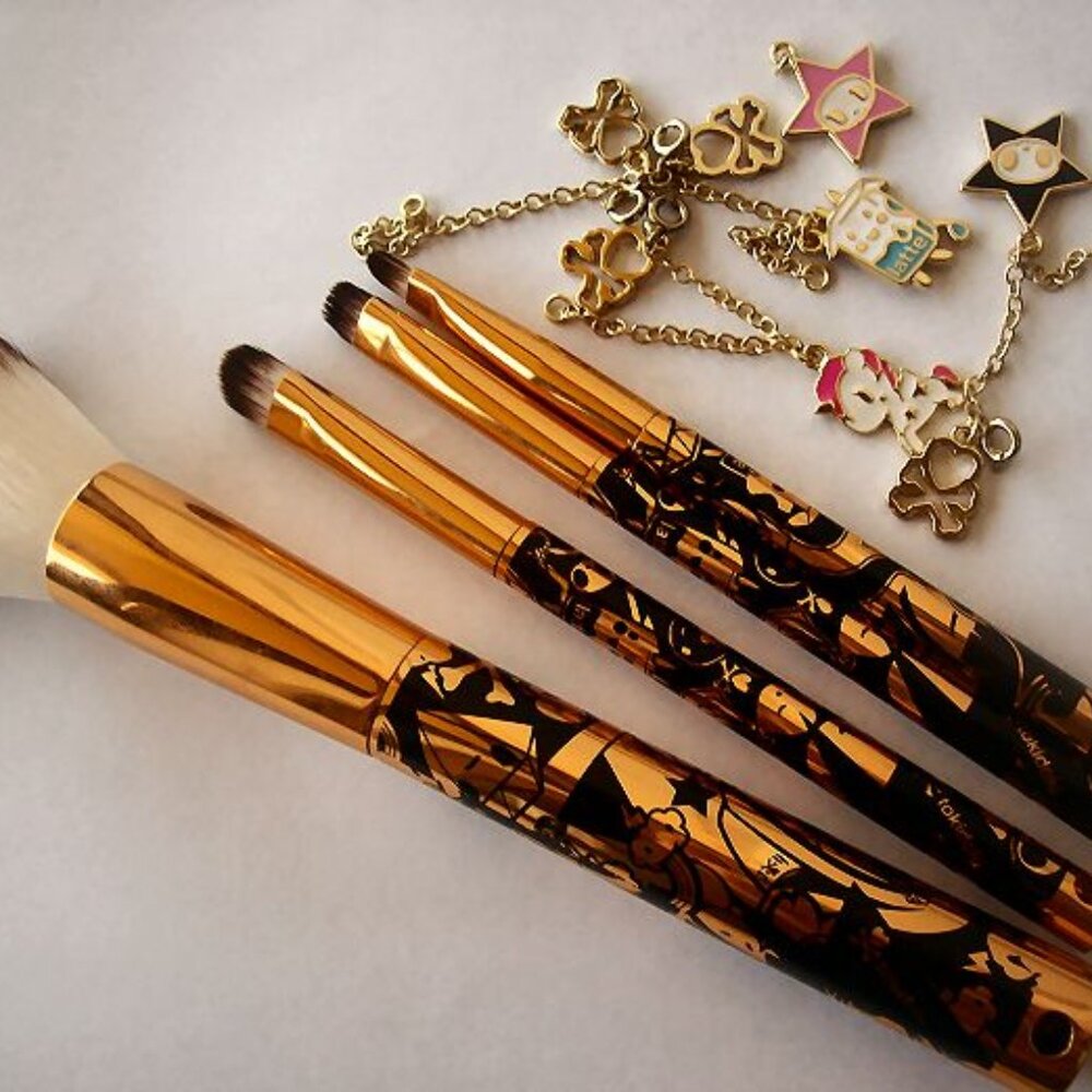 Tokidoki Pittura 4 pc Brush Set: 24 Karat Edition Rare Makeup Brushes LE Charms - Picture 2 of 16